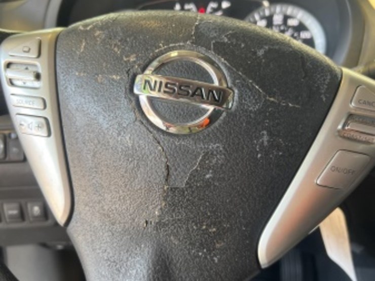2014-nissan-sentra-sc-sdn-image-19