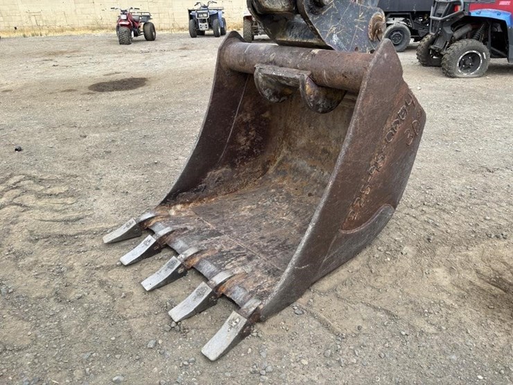 2019-deere-310l-ep-image-16