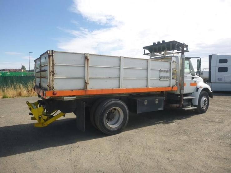 2004-international-durastar-4300-image-3