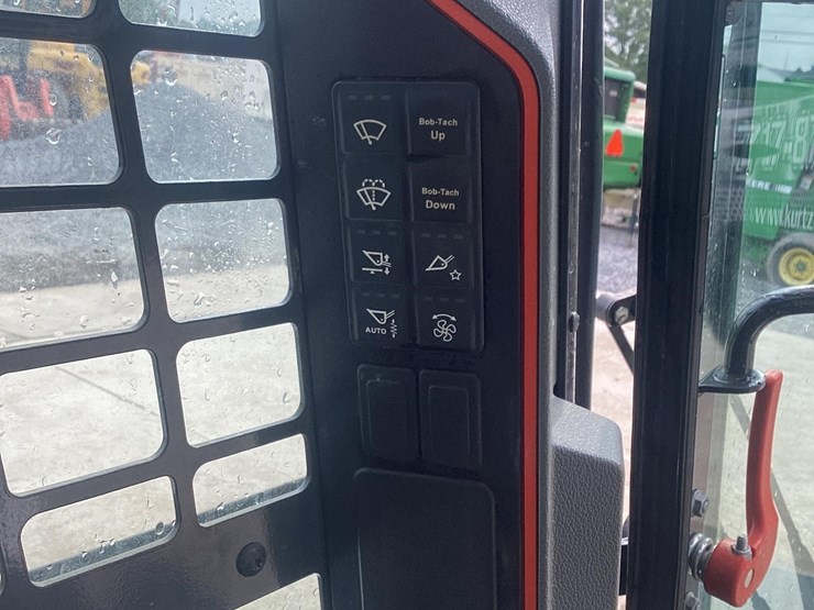 2021-bobcat-s64-image-18