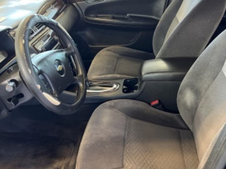 2015-chevrolet-impala-sdn-image-19