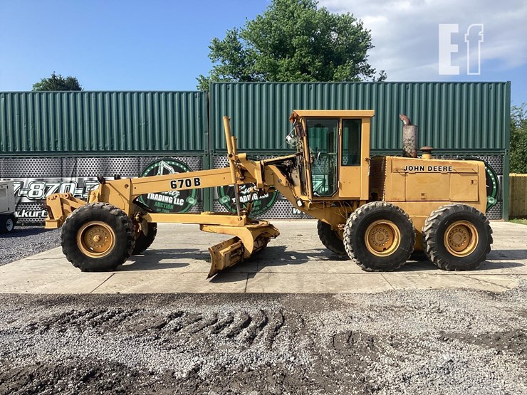 1988-deere-670b-image-1