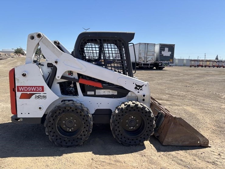2018-bobcat-s570-image-7