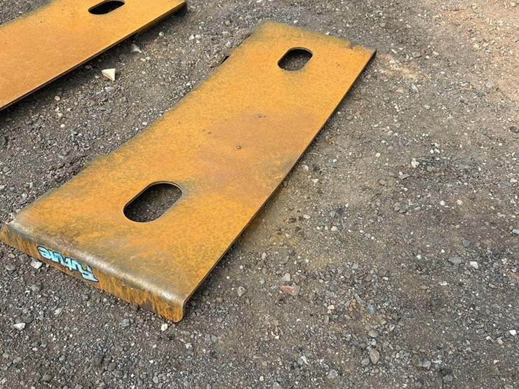future-skid-steer-universal-plate-image-1