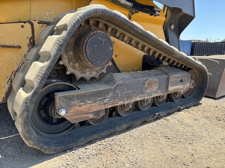 2015-deere-333e-image-16