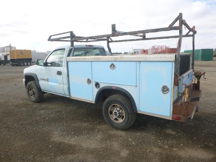 2004-gmc-2500-image-4