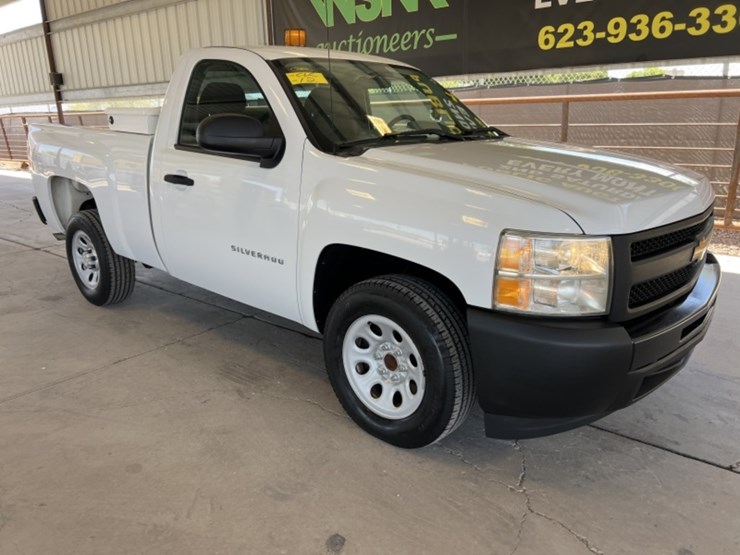 2013-chevrolet-silverado-1500-image-2