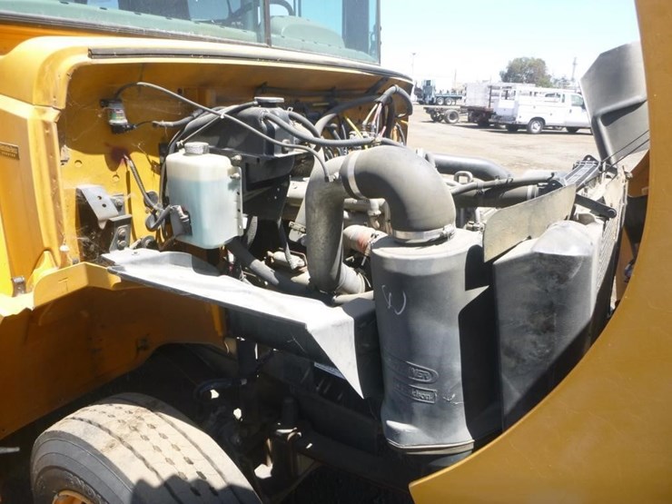 2006-freightliner-fs65-image-13