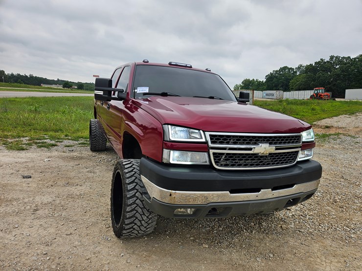 2005-chevrolet-silverado-image-26