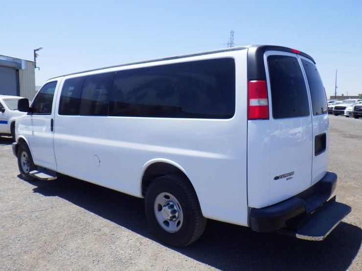 2013-chevrolet-express-3500-image-5