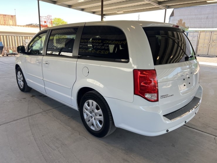 2014-dodge-grand-caravan-image-5