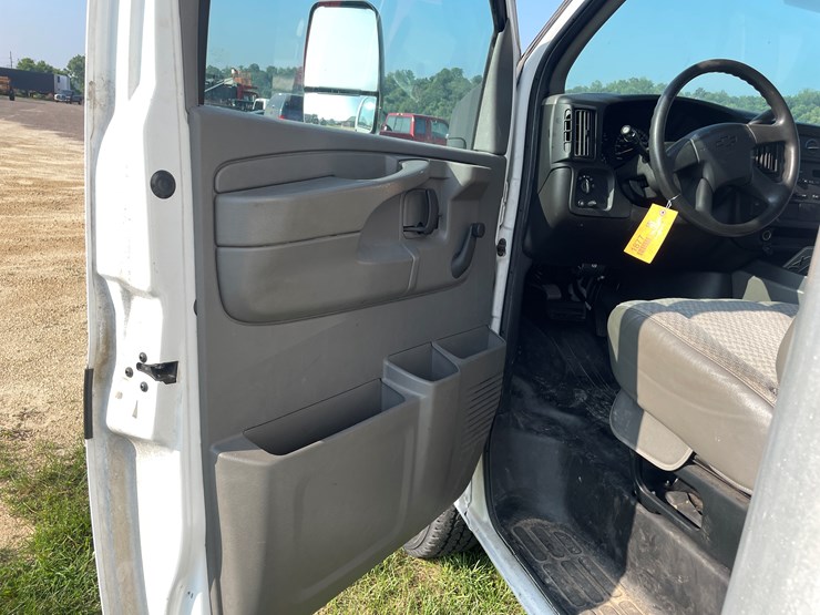 2005-chevrolet-3500-image-42