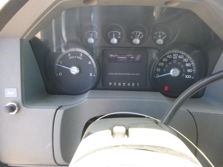 2013-ford-f650-image-24