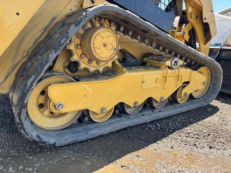 2016-caterpillar-259d-image-17