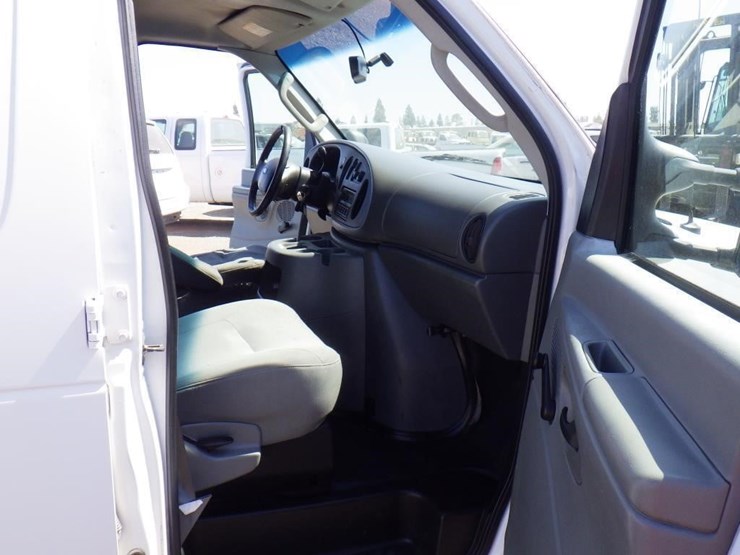 2008-ford-econoline-350-image-6