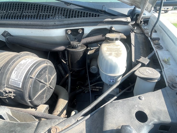 2005-chevrolet-3500-image-73