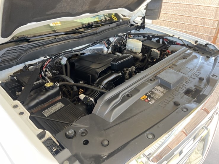 2015-chevrolet-silverado-3500hd-image-18