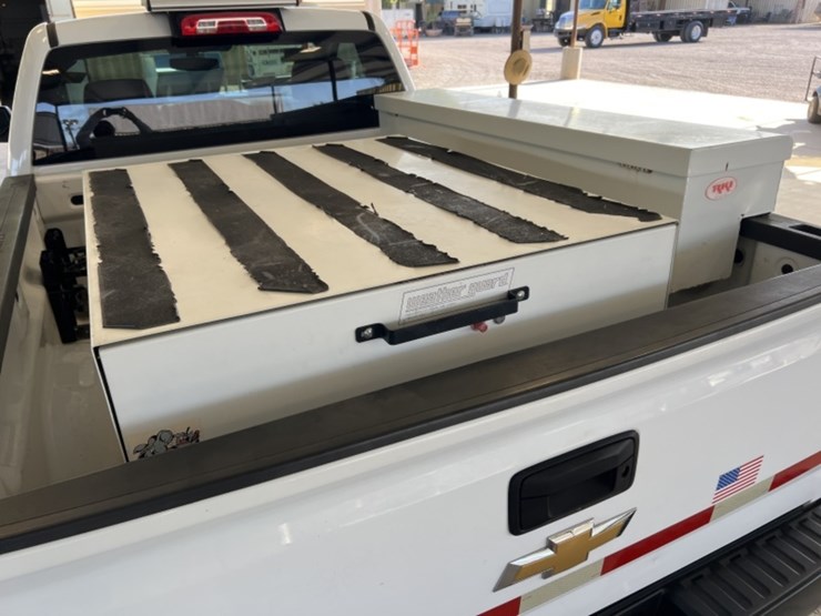 2017-chevrolet-silverado-1500-image-9