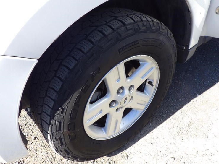 2008-ford-escape-image-13