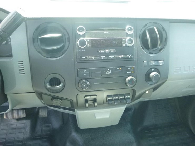 2012-ford-f550-image-15