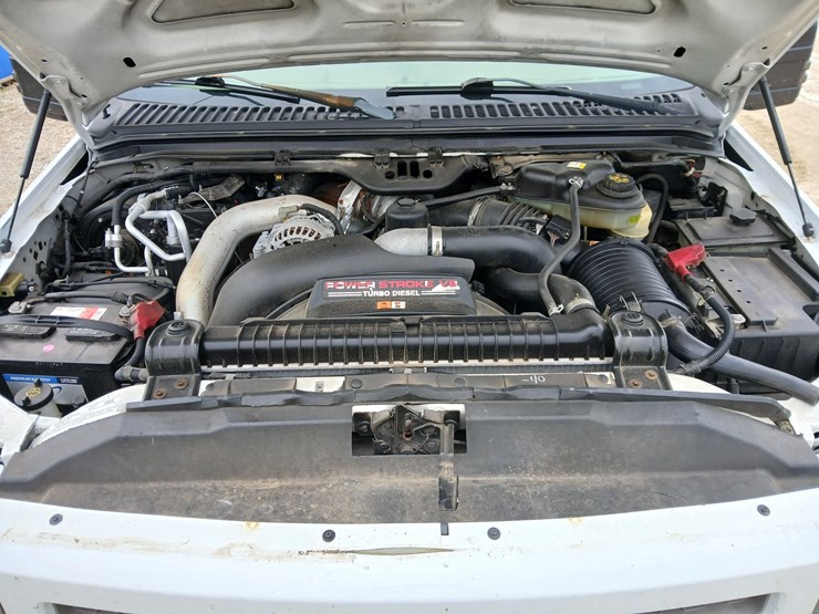 2005-ford-excursion-image-18