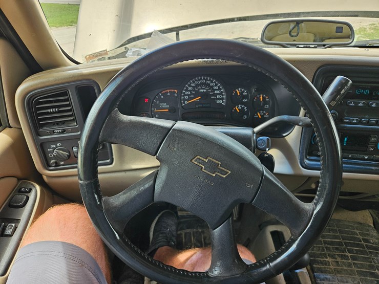 2005-chevrolet-silverado-3500-image-34