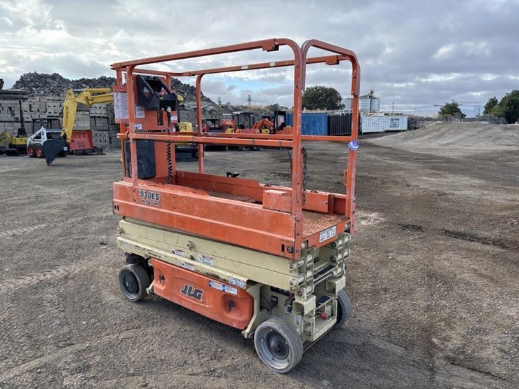 2015-jlg-1930es-image-4
