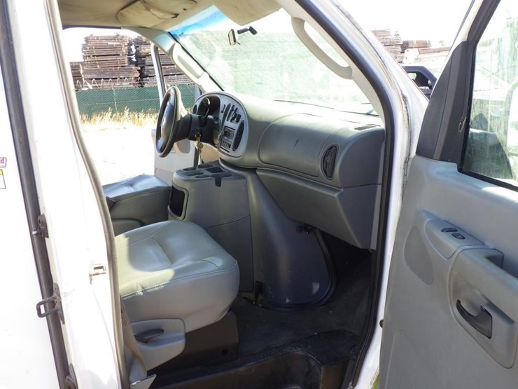 2003-ford-cargo-image-7
