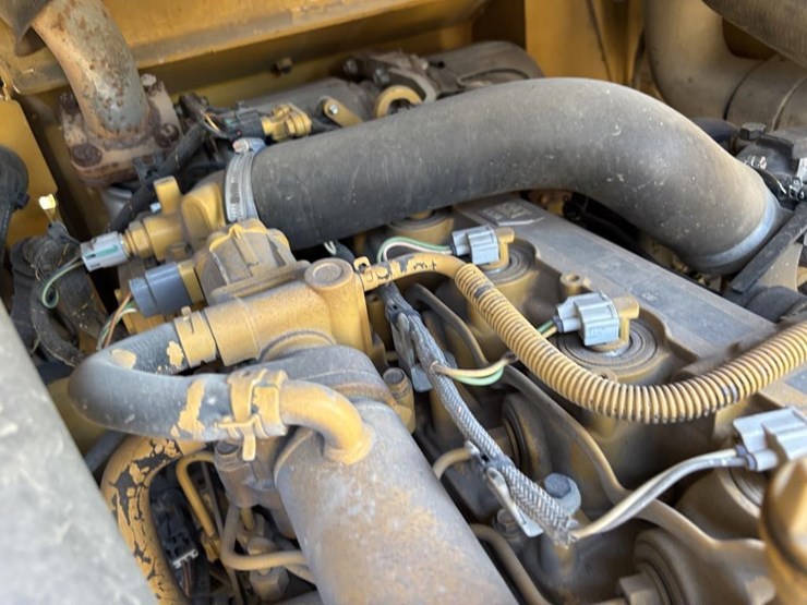 2018-caterpillar-262d-image-43