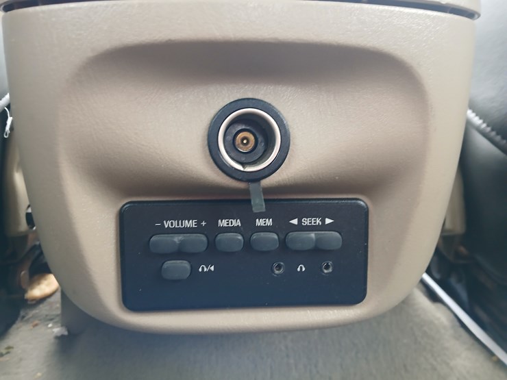 2005-ford-excursion-image-43
