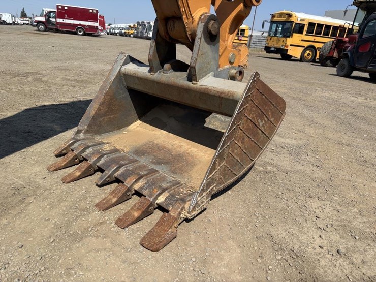 2015-case-super-n-loader-backhoe-image-14