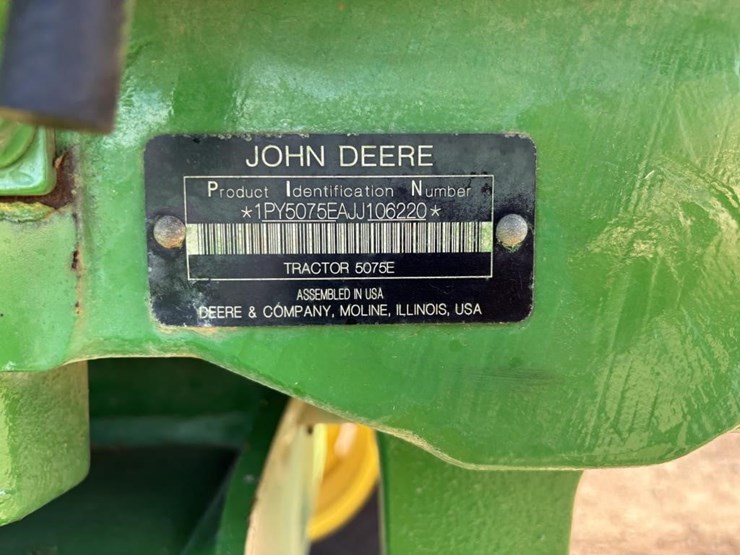 2018-john-deere-5075e-image-45