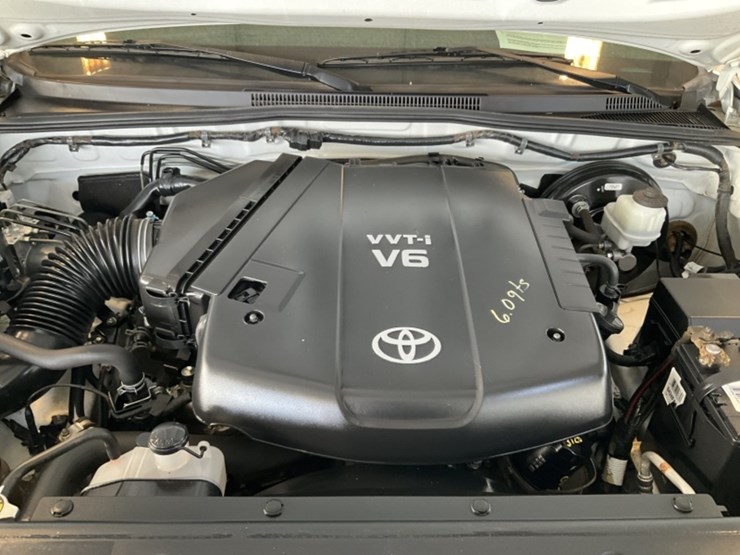 2014-toyota-tacoma-image-10