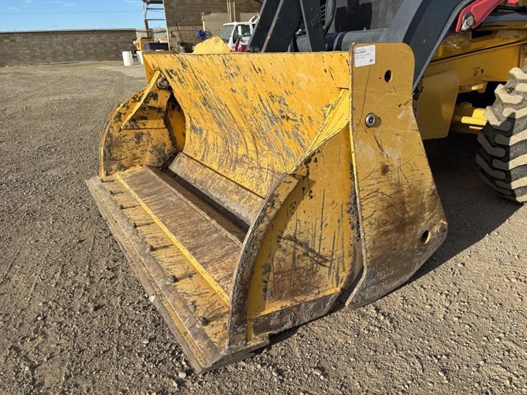 2020-deere-310l-ep-image-9