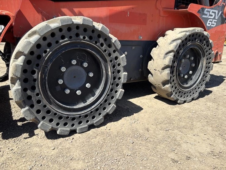 kubota-ssv65-image-14