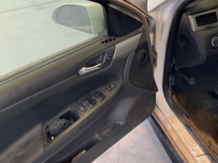 2010-chevrolet-impala-sdn-image-22