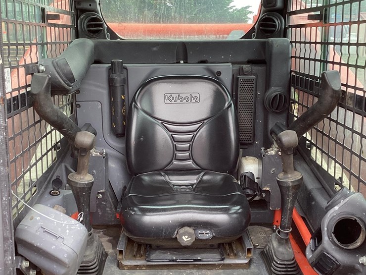 2021-kubota-ssv75-image-13
