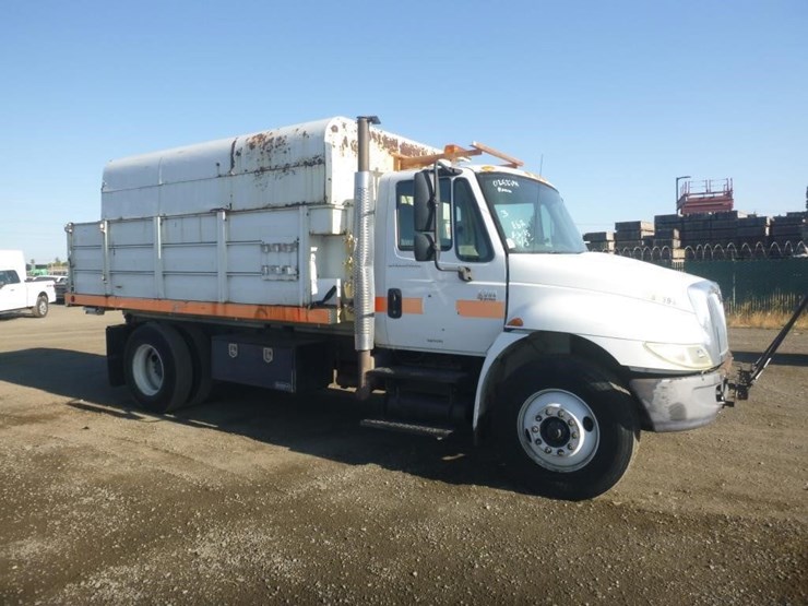 2004-international-durastar-4300-image-2