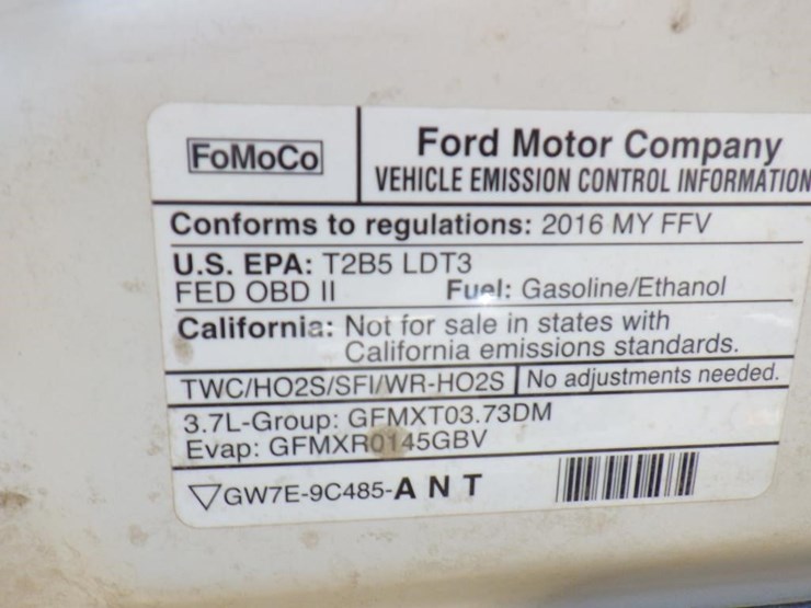 2016-ford-explorer-image-13