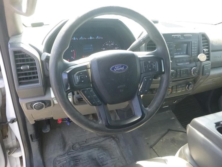 2017-ford-f550-image-27