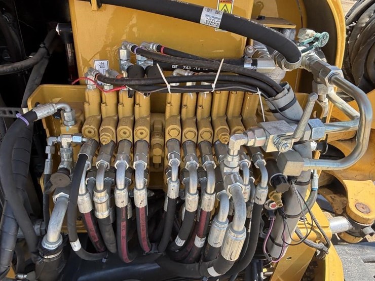 2018-caterpillar-305e2-hydraulic-excavator-image-47