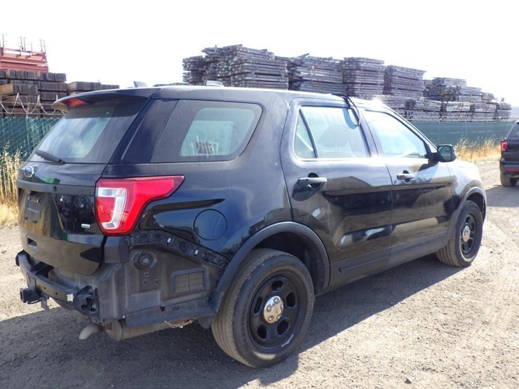 2018-ford-explorer-image-4