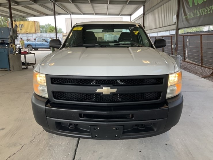 2011-chevrolet-silverado-1500-image-3