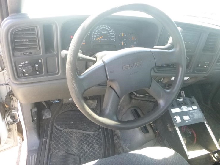 2007-gmc-3500-image-12