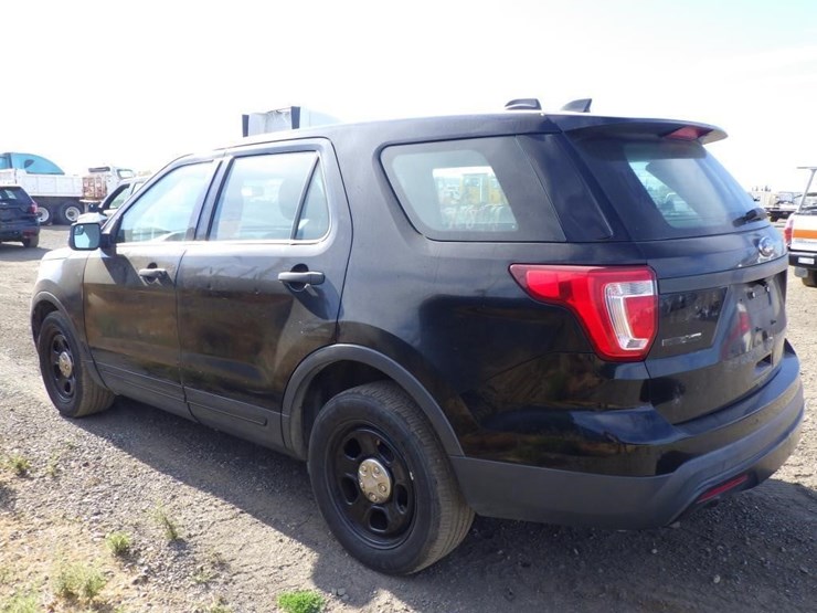 2017-ford-explorer-image-4