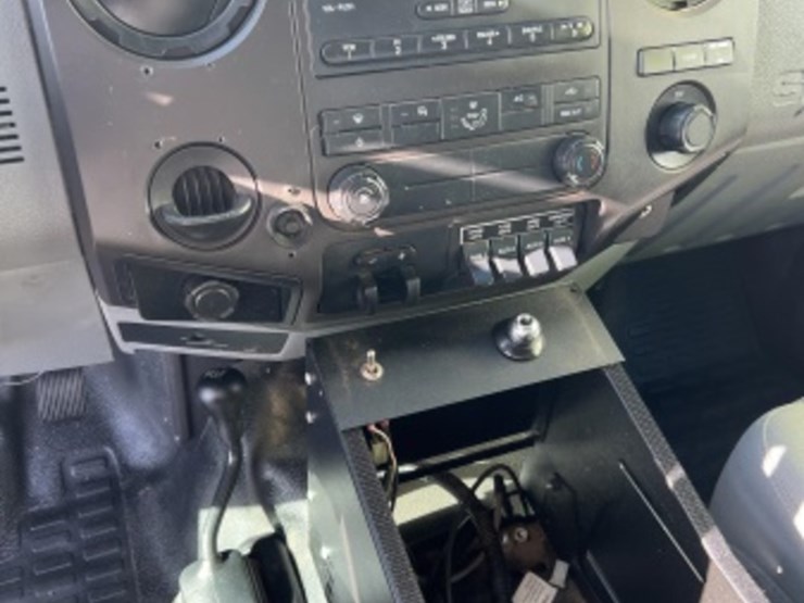 2016-ford-f550-image-23