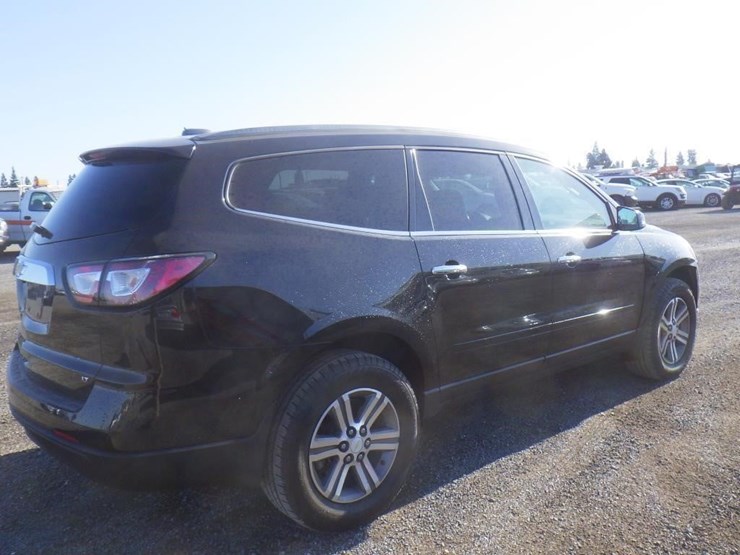 2017-chevrolet-traverse-image-3