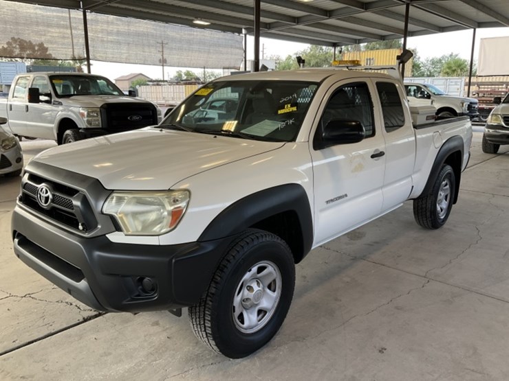 2014-toyota-tacoma-image-4