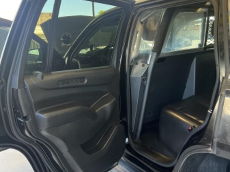2017-chevrolet-tahoe-image-24