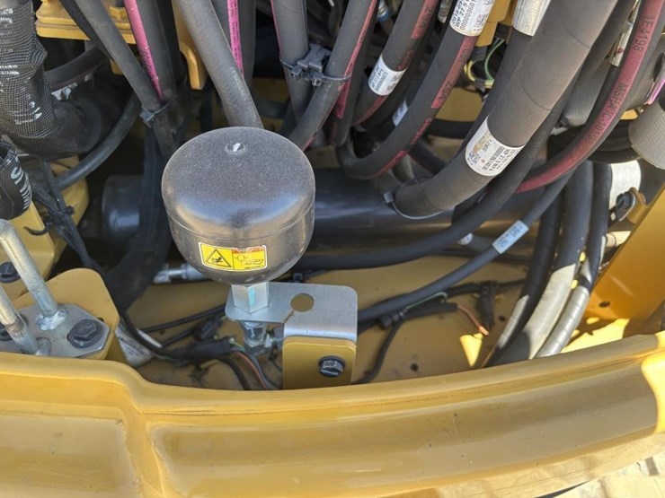 2019-caterpillar-305e2-hydraulic-excavator-image-44